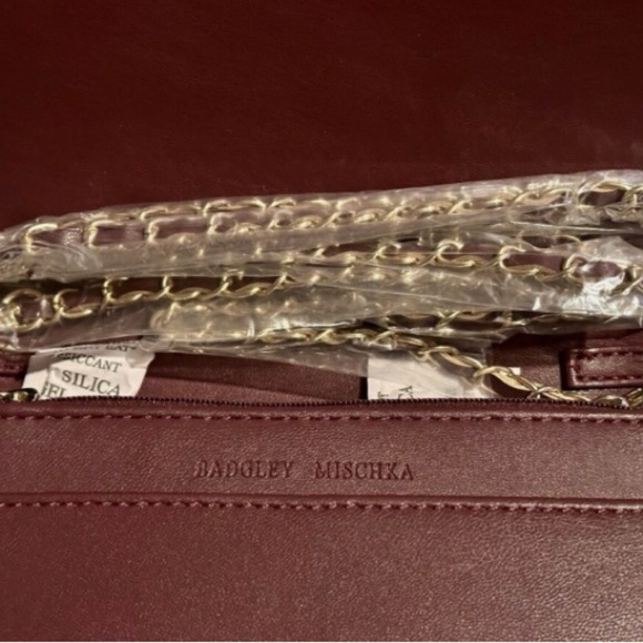 🎄CHRISTMAS GIFTS🎄 NWT-BADGLEY MISCHKA-PLUM COLOR PLEATED CROSSBODY BAG - Picture 7 of 7